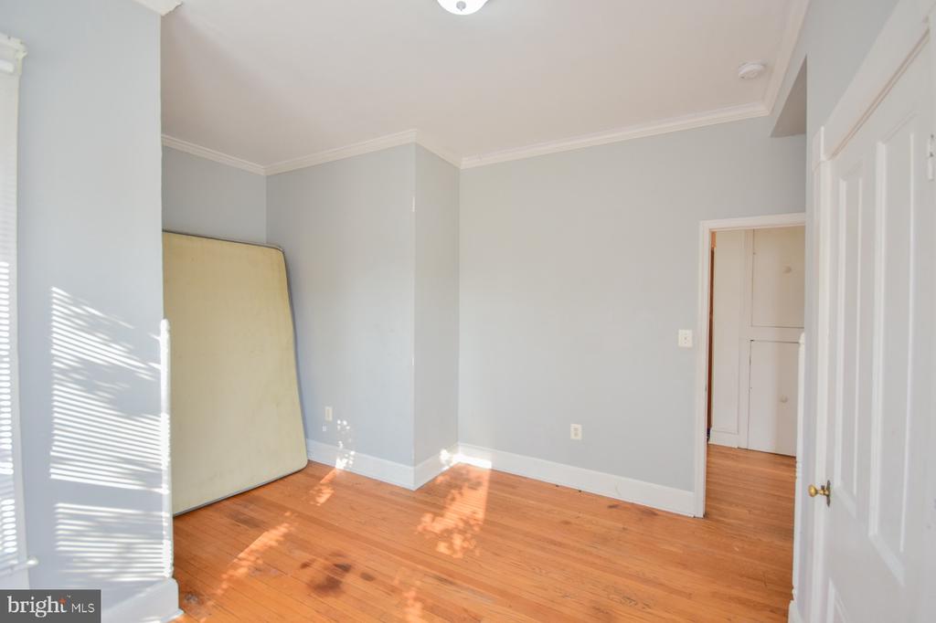 501 W KING STREET Unit: 4
