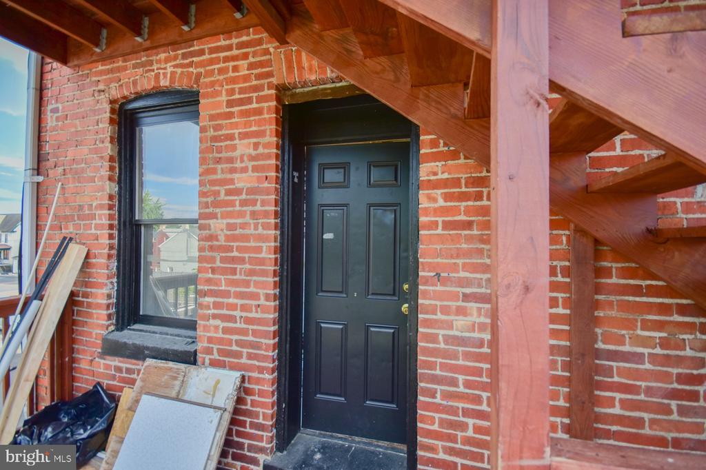 117 E MARTIN ST Unit: 2