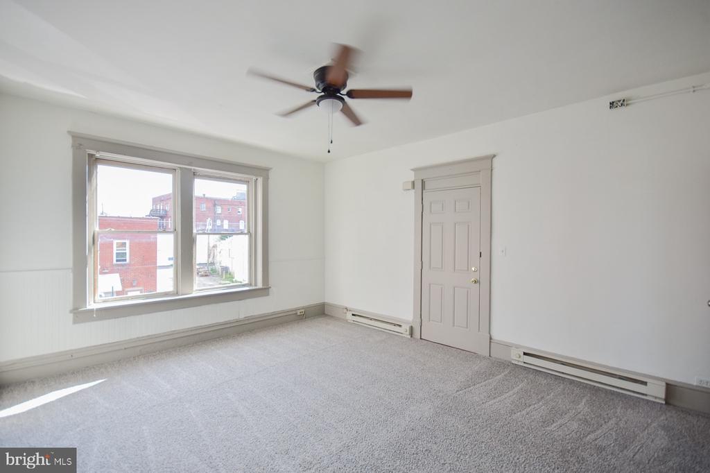 117 E MARTIN ST Unit: 2