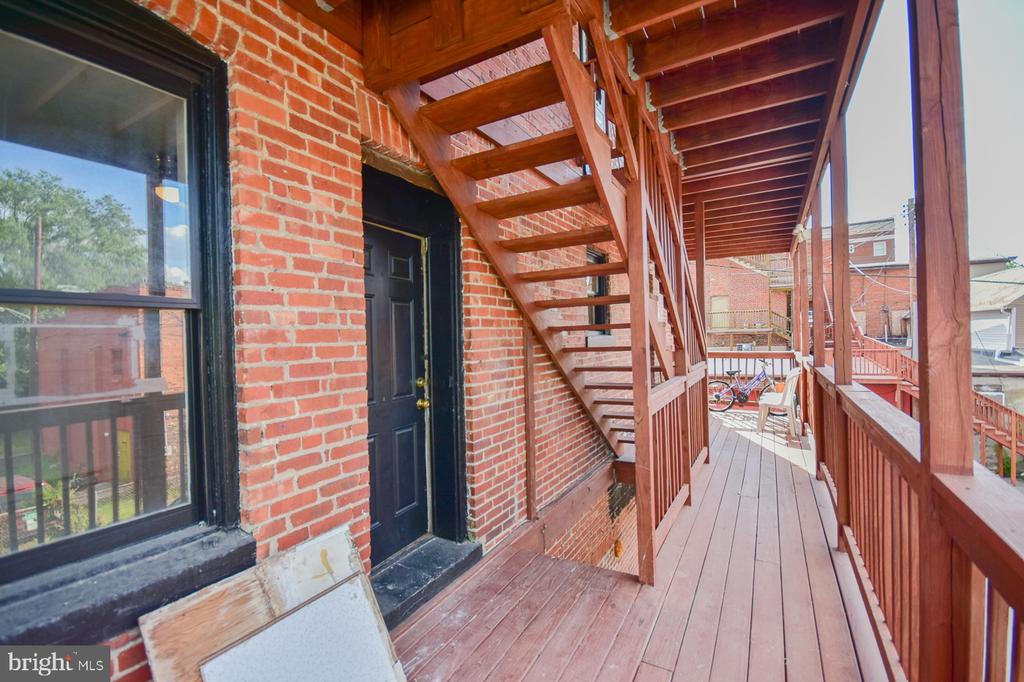 117 E MARTIN ST Unit: 2