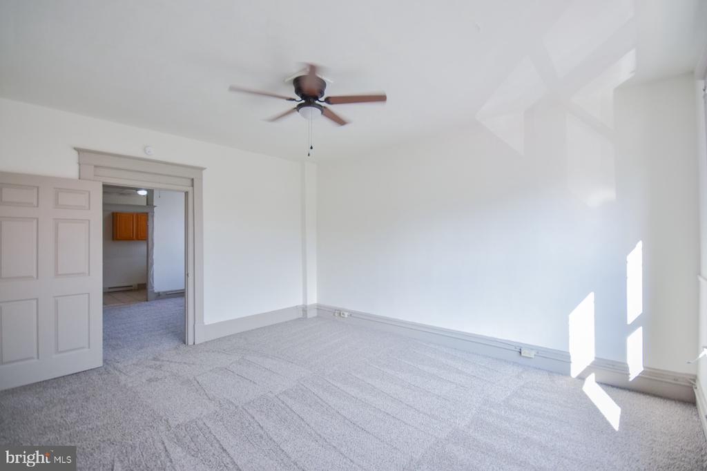 117 E MARTIN ST Unit: 2