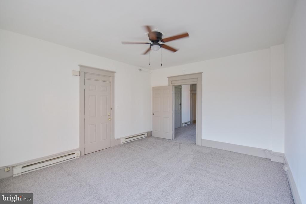 117 E MARTIN ST Unit: 2
