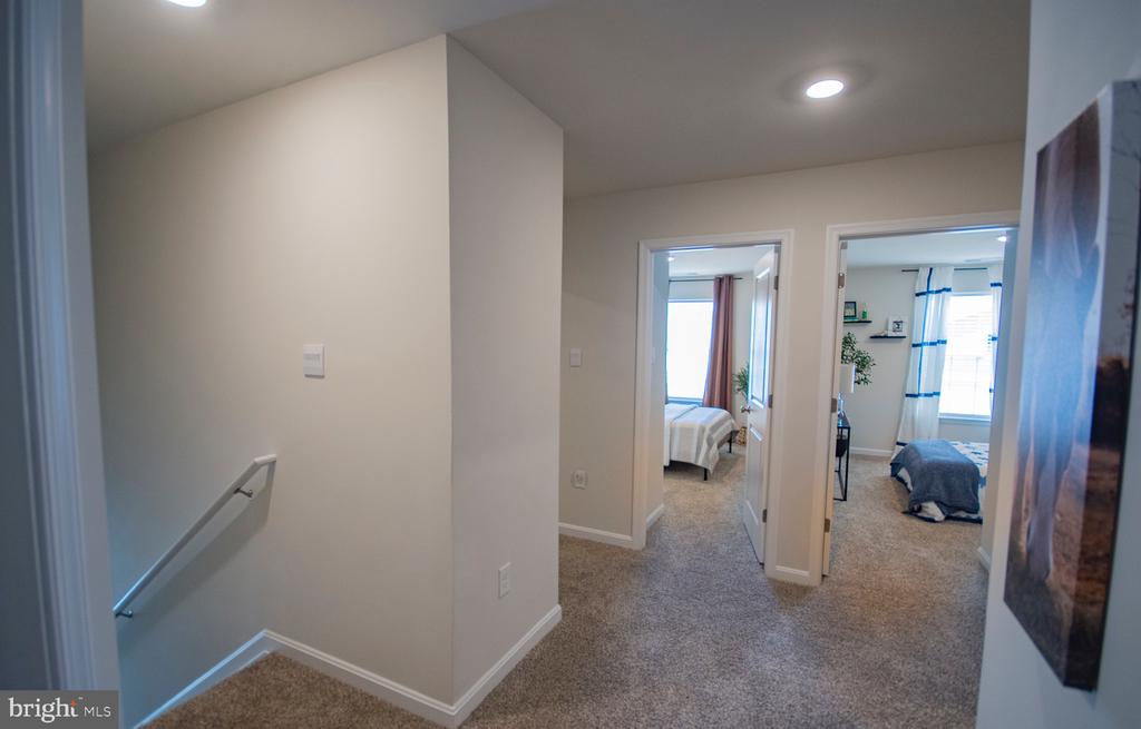 323 AYLESBURY LANE