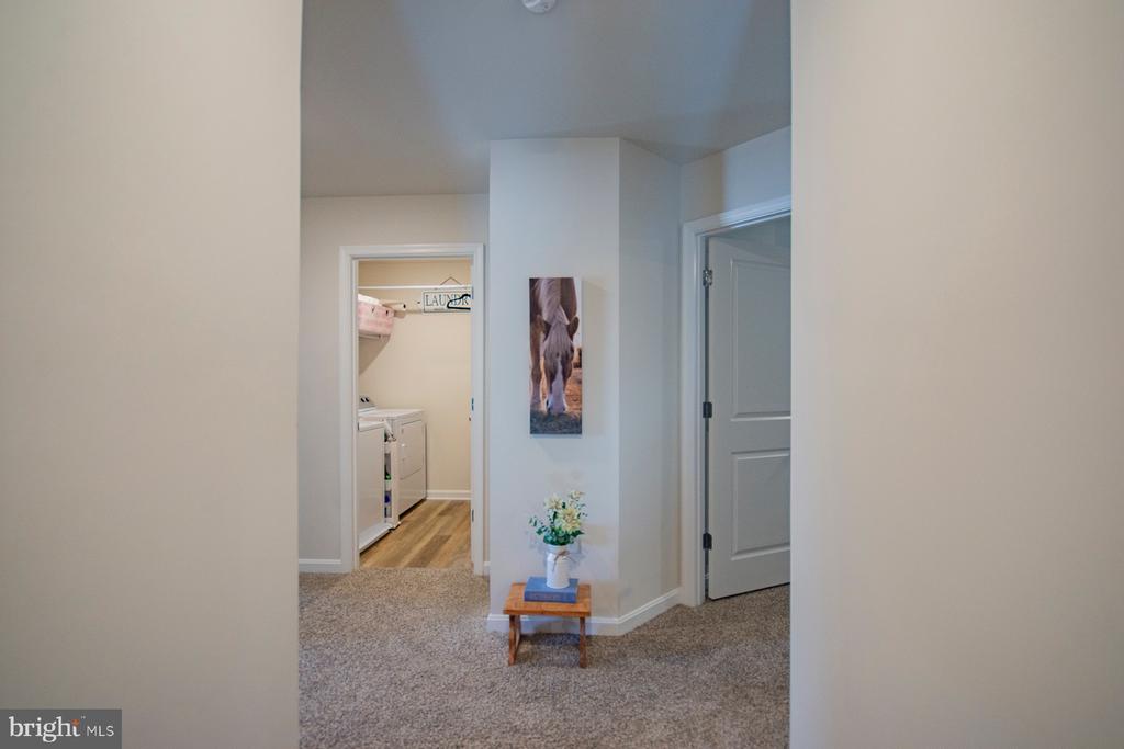 323 AYLESBURY LANE
