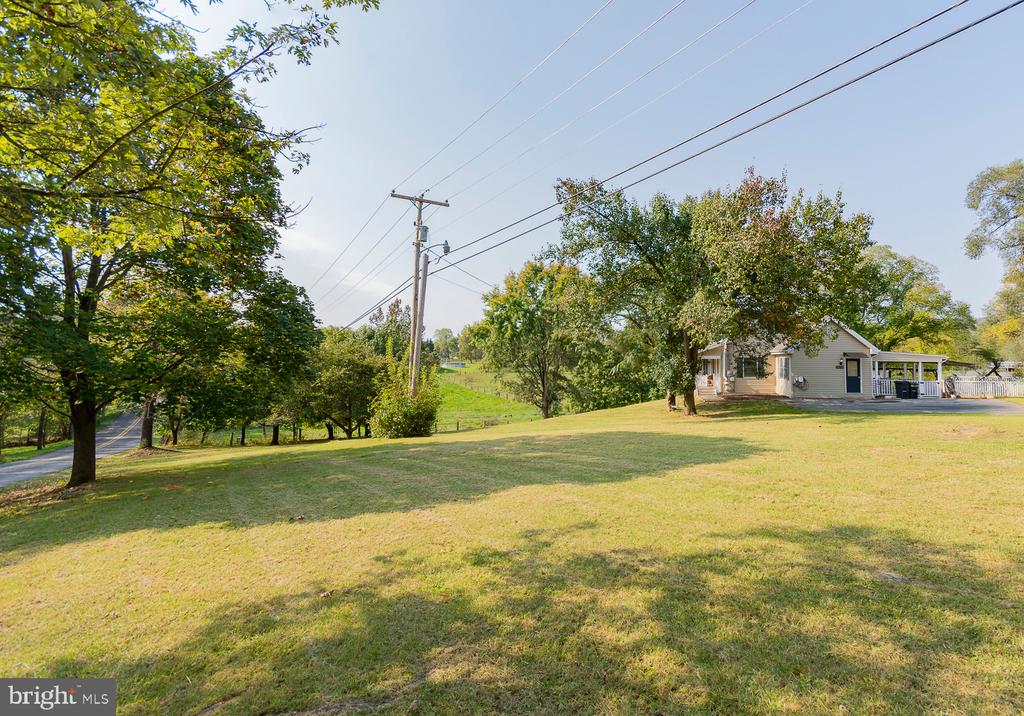 1373 LOST ROAD