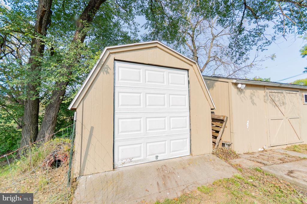 1373 LOST ROAD
