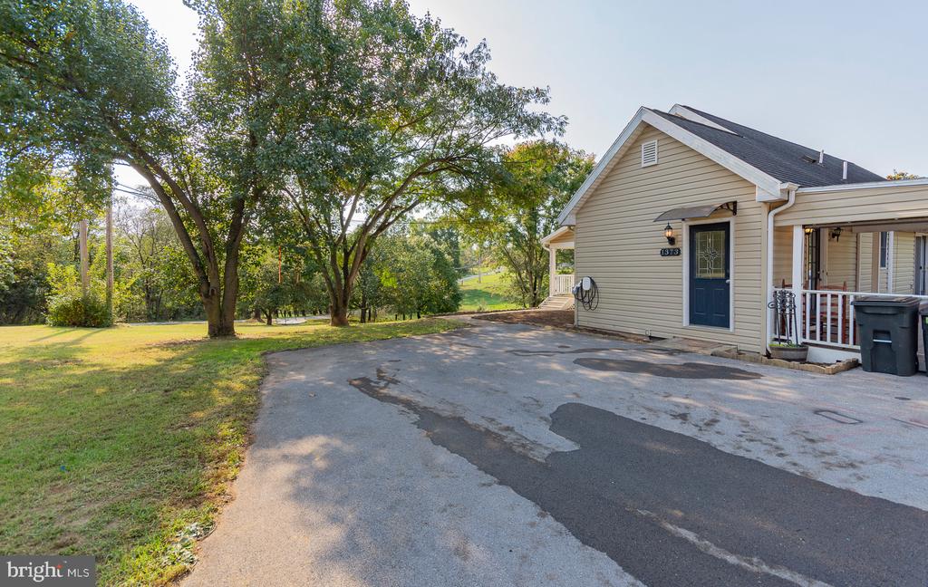 1373 LOST ROAD