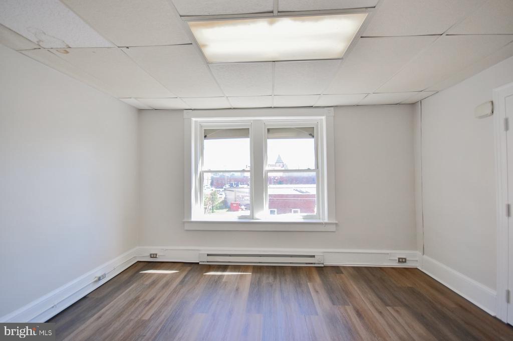 117 E MARTIN STREET Unit: 4