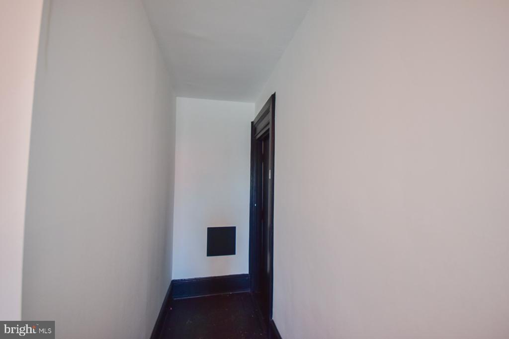 117 E MARTIN STREET Unit: 4