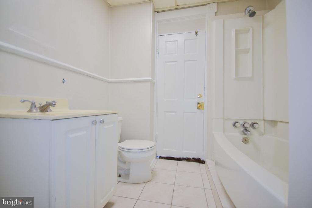 117 E MARTIN STREET Unit: 4