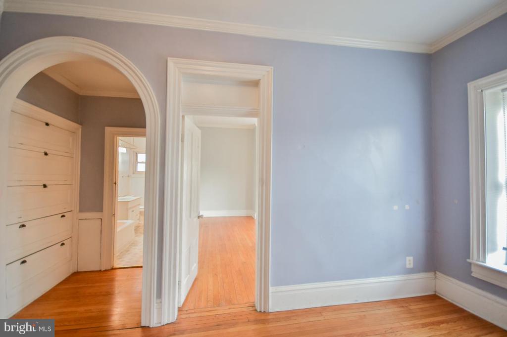501 W KING STREET