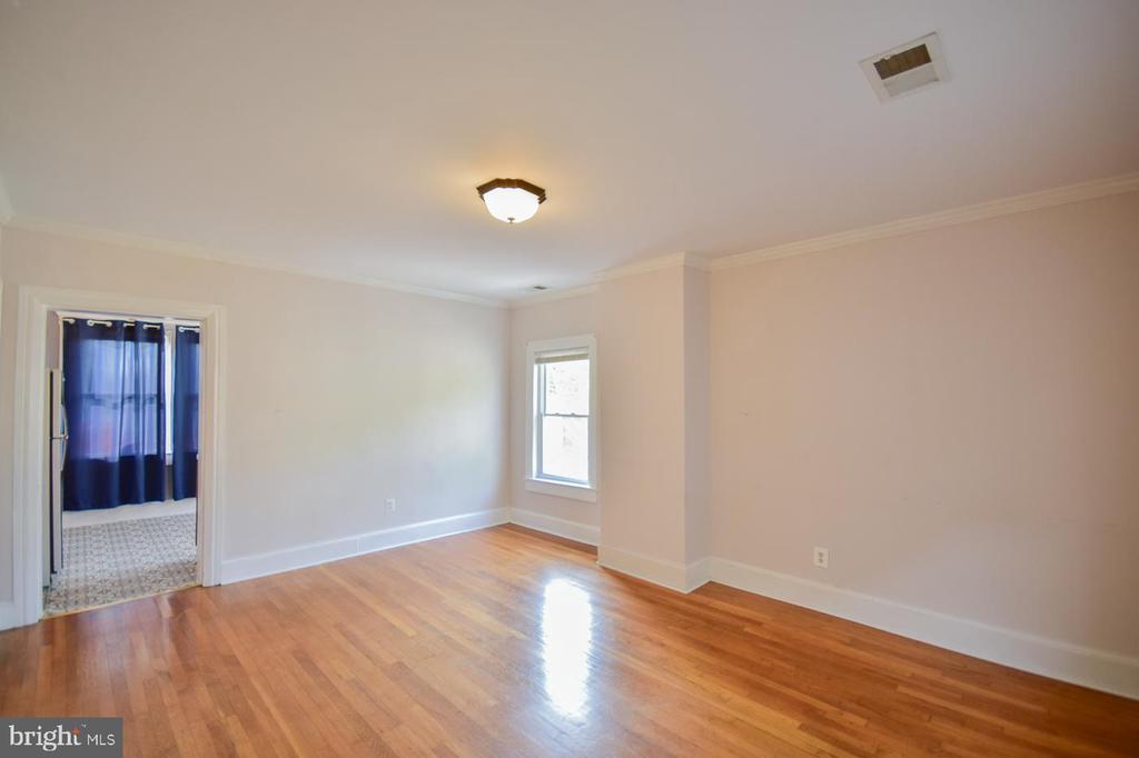 501 W KING STREET