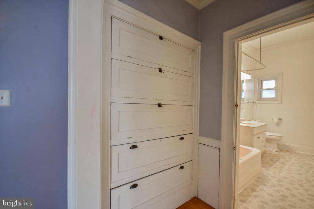 501 W KING STREET