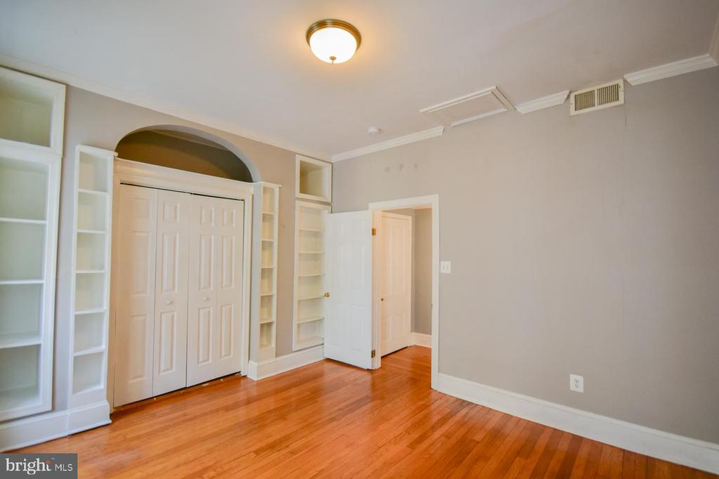 501 W KING STREET