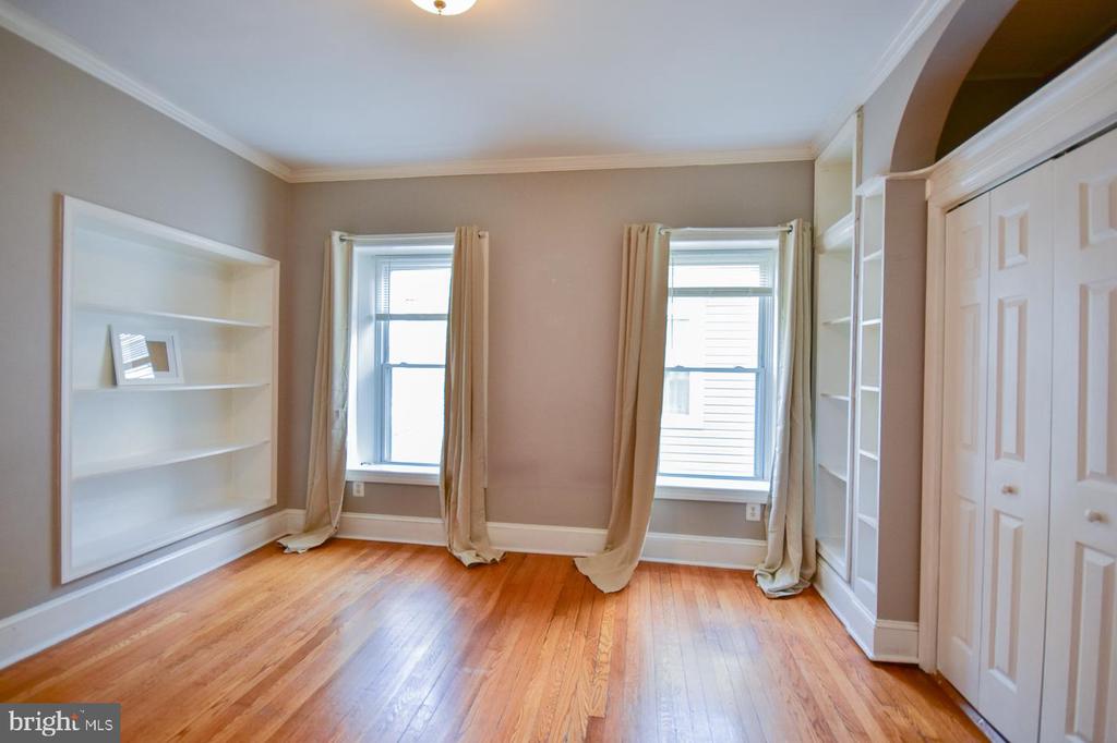 501 W KING STREET