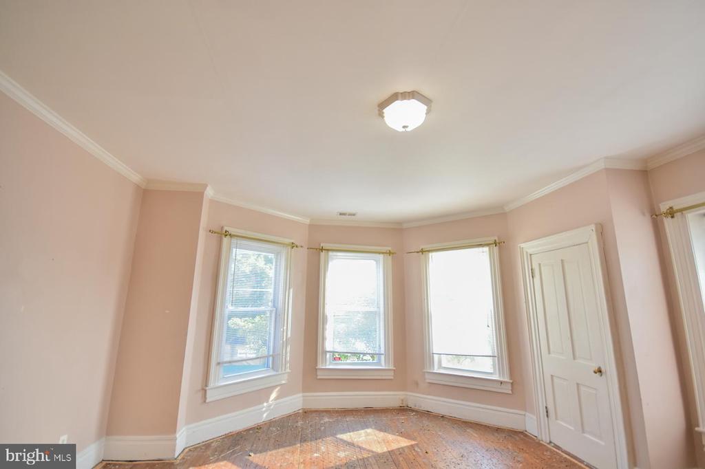 501 W KING STREET