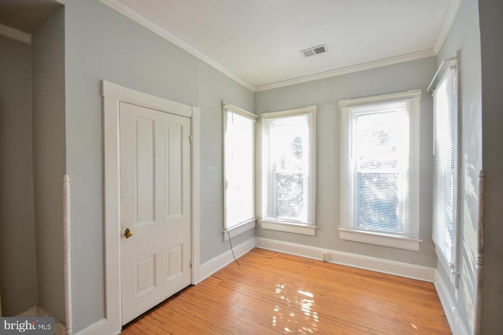 501 W KING STREET
