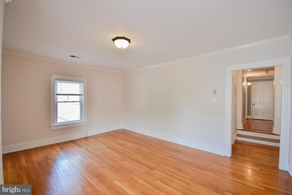 501 W KING STREET