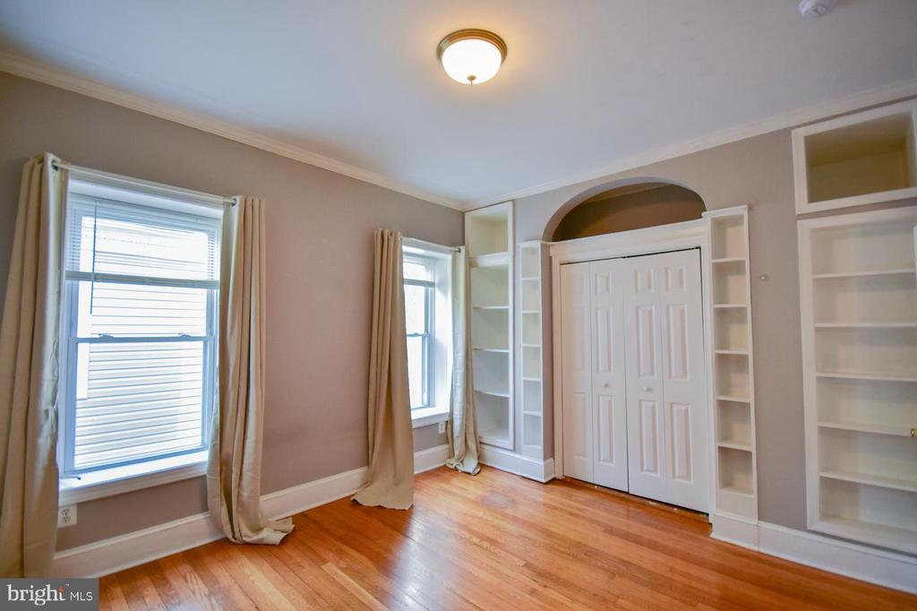 501 W KING STREET