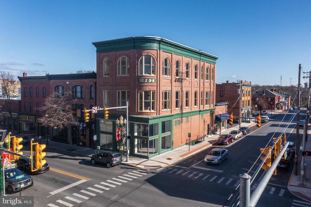 201 N QUEEN STREET