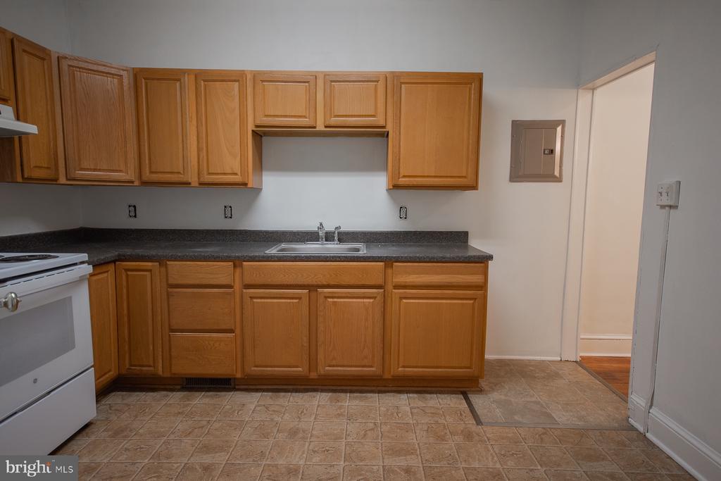 501 W KING STREET Unit: 2