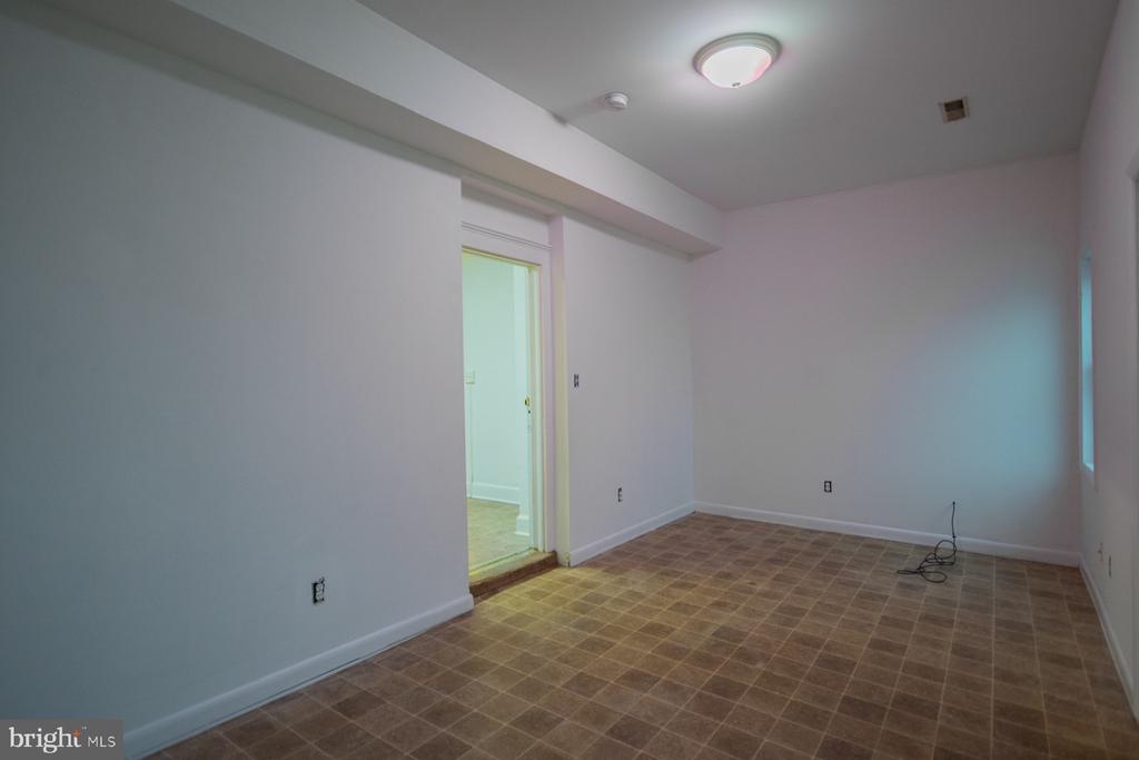 501 W KING STREET Unit: 2