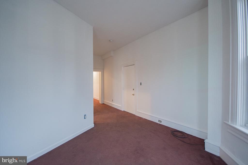 501 W KING STREET Unit: 2