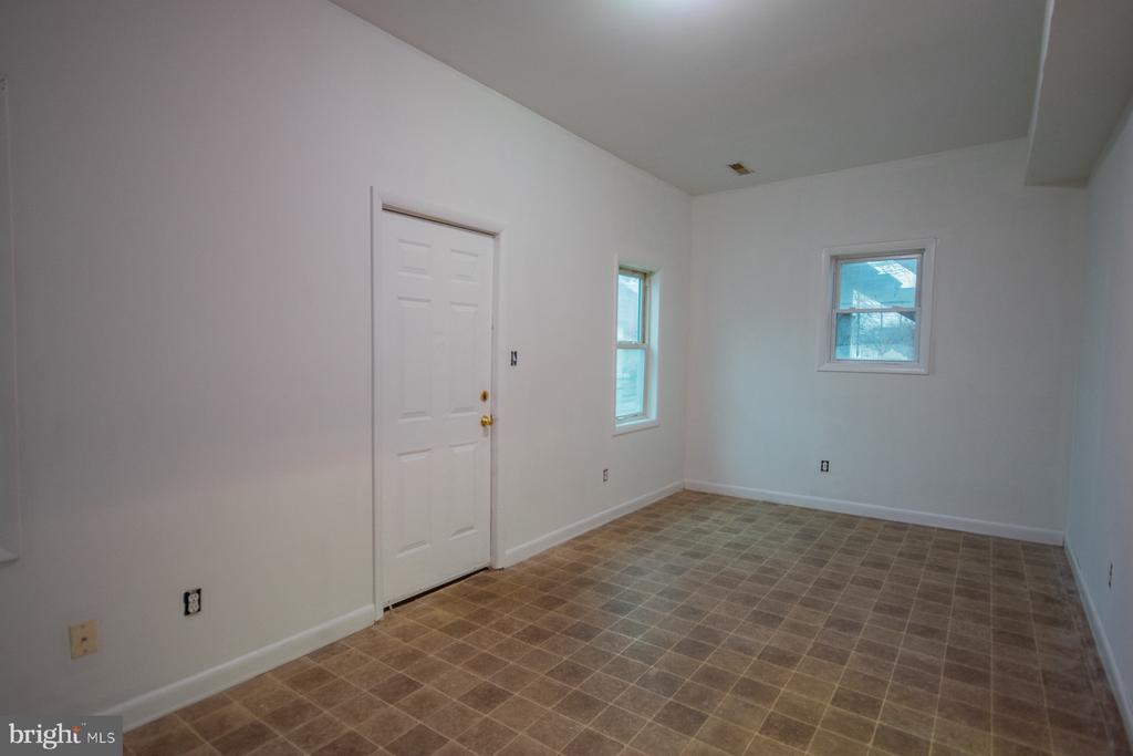 501 W KING STREET Unit: 2