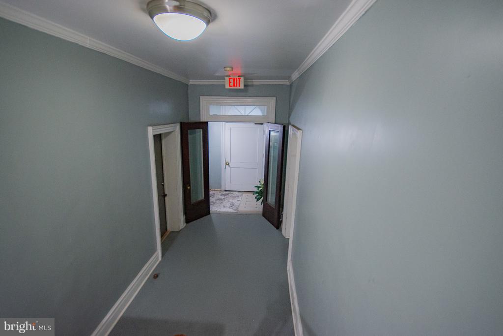 501 W KING STREET Unit: 2