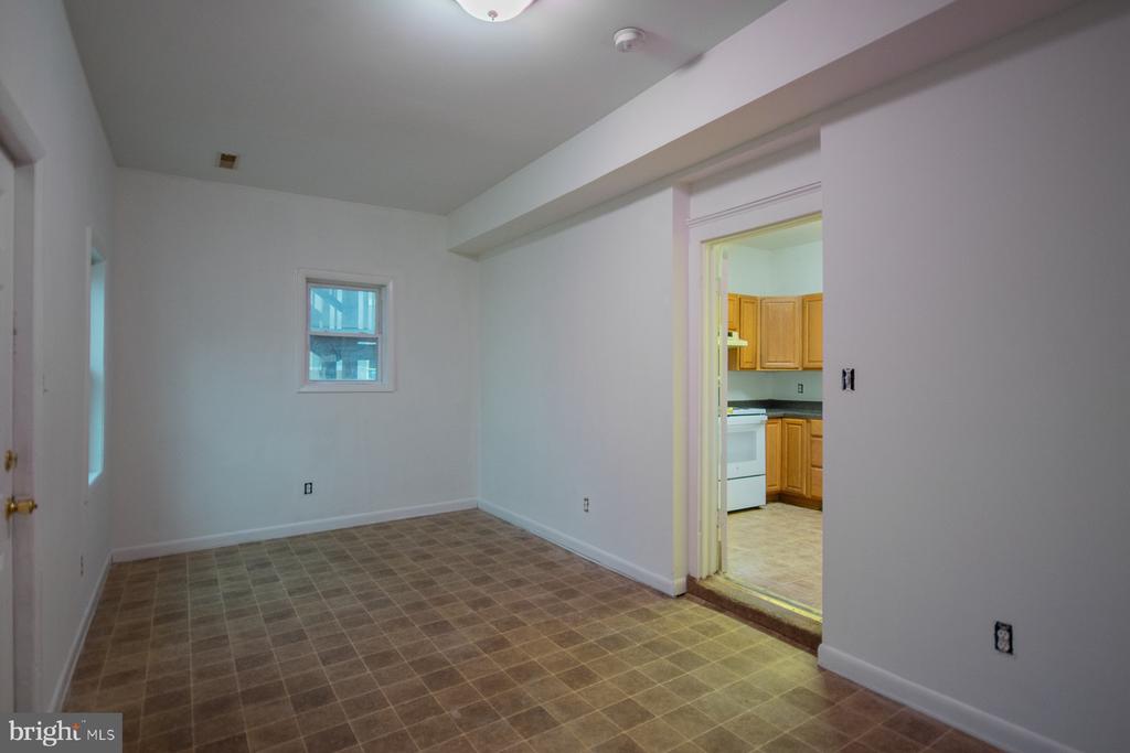 501 W KING STREET Unit: 2