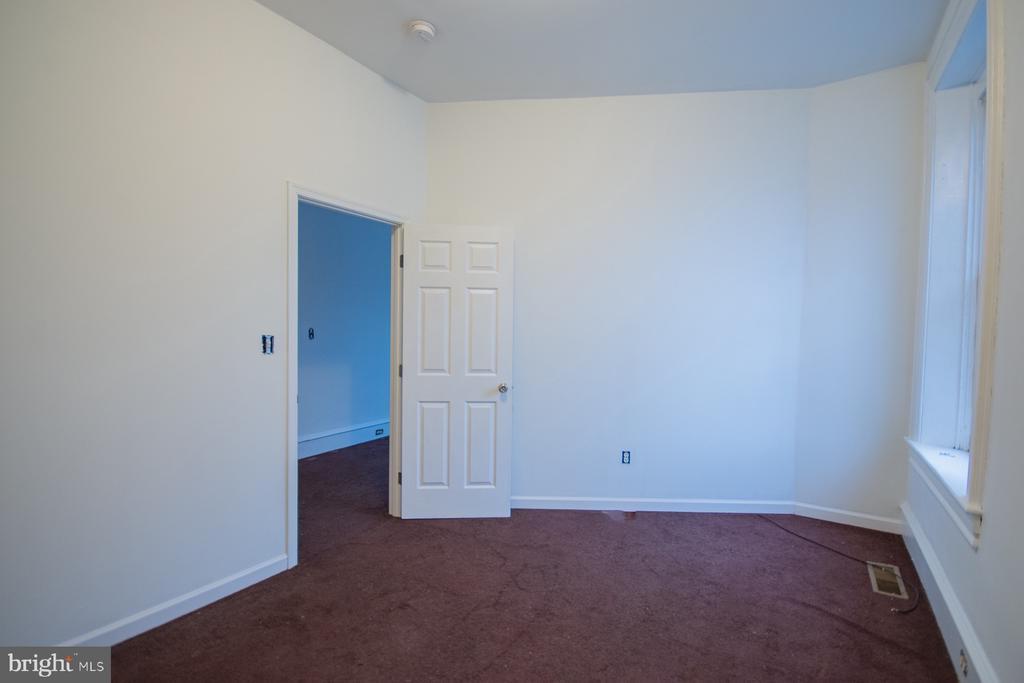 501 W KING STREET Unit: 2