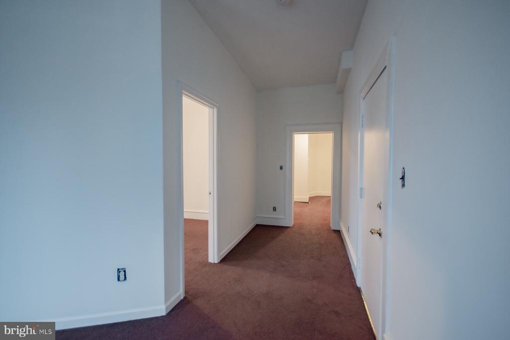 501 W KING STREET Unit: 2