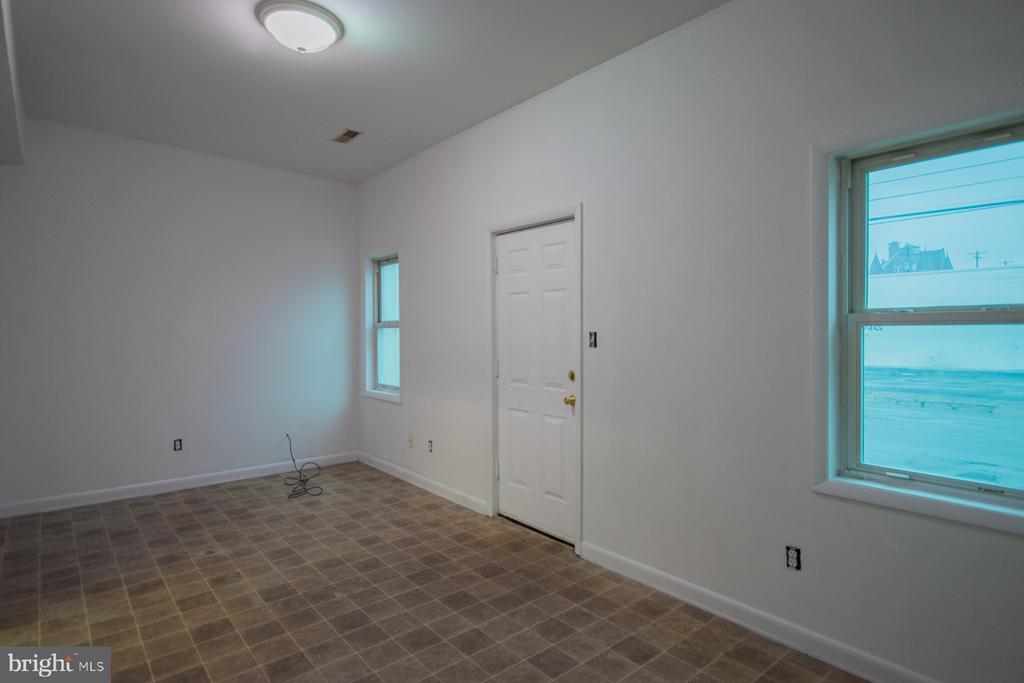501 W KING STREET Unit: 2