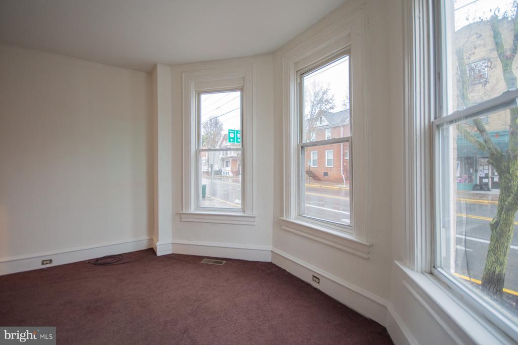 501 W KING STREET Unit: 2