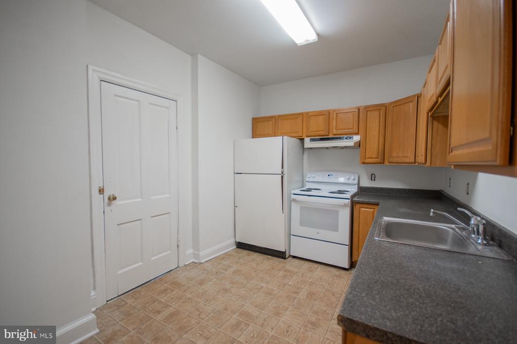 501 W KING STREET Unit: 2
