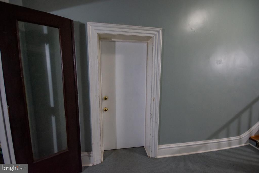 501 W KING STREET Unit: 2
