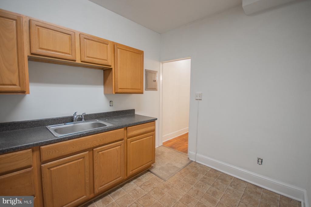 501 W KING STREET Unit: 2