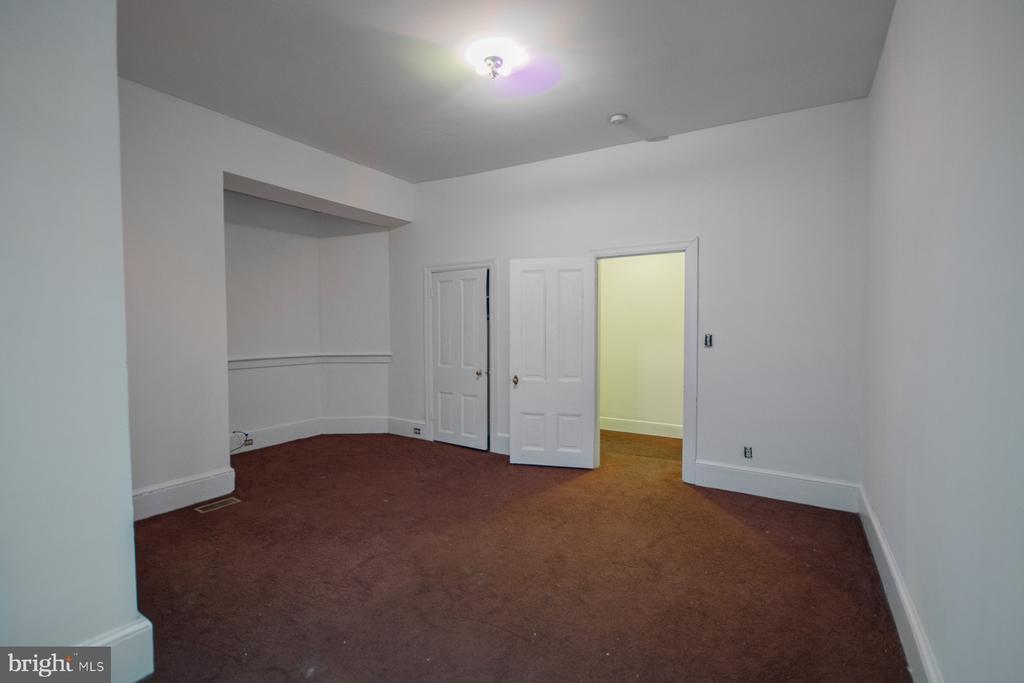 501 W KING STREET Unit: 2