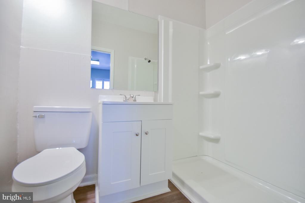 114 W MARTIN STREET Unit: APT 2