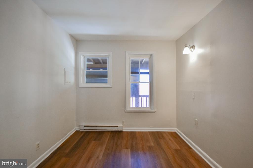 114 W MARTIN STREET Unit: APT 2