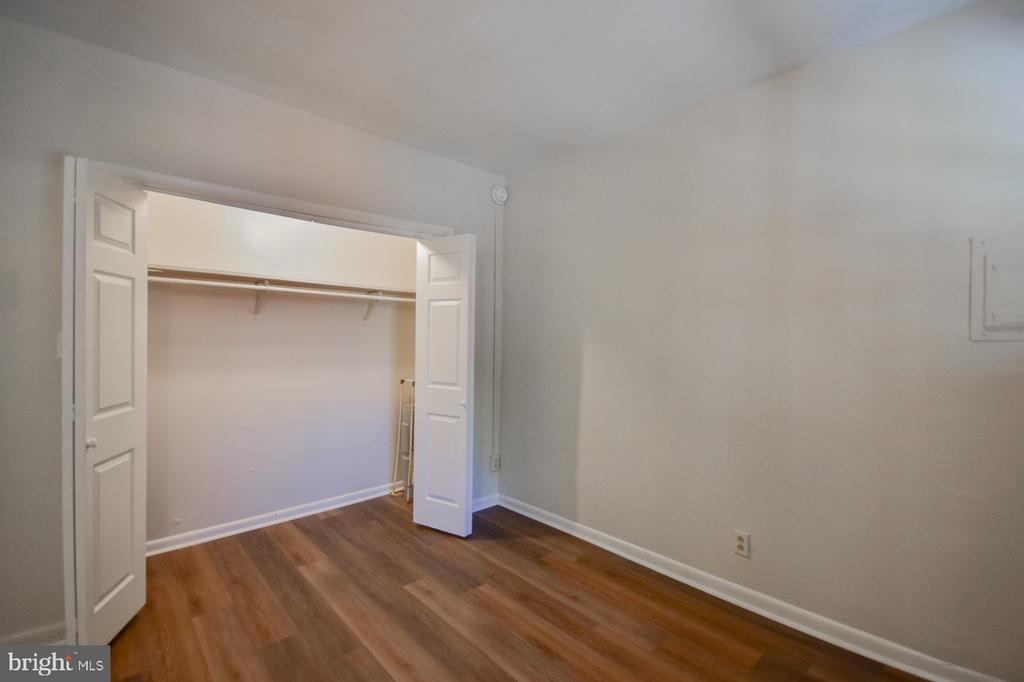 114 W MARTIN STREET Unit: APT 2