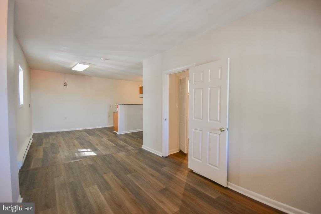114 W MARTIN STREET Unit: APT 2