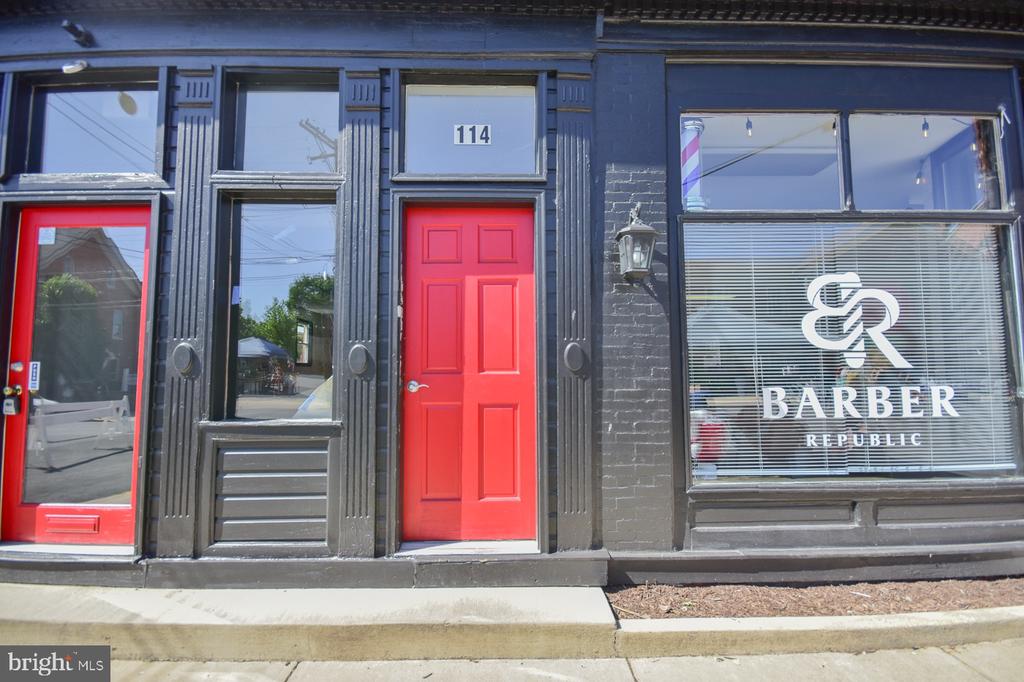 114 W MARTIN STREET Unit: APT 2
