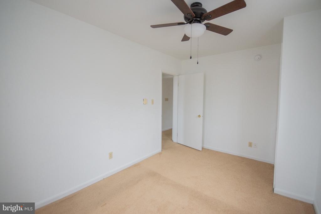 203 W JOHN STREET Unit: 1