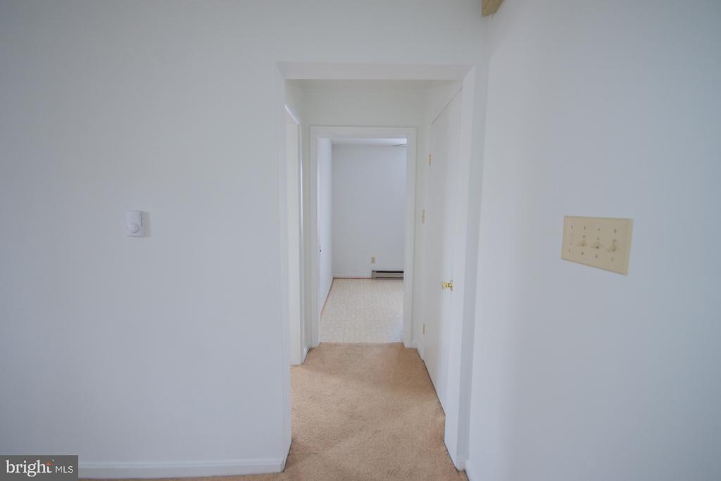 203 W JOHN STREET Unit: 1