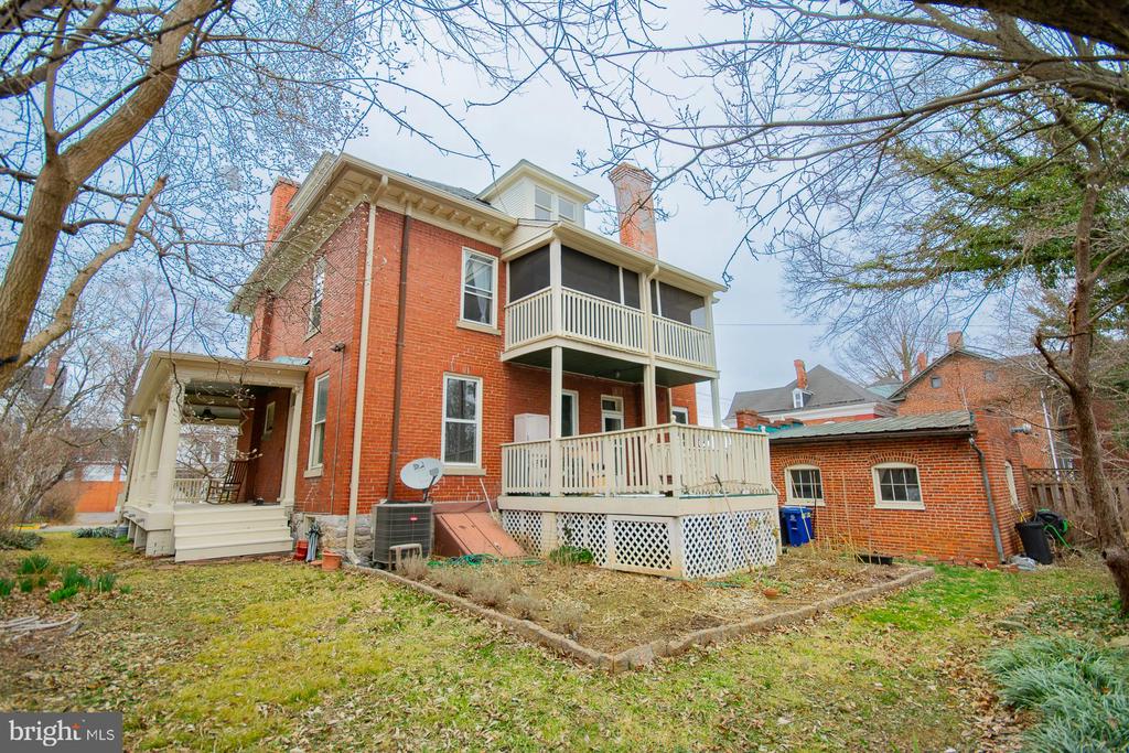 511 W BURKE STREET