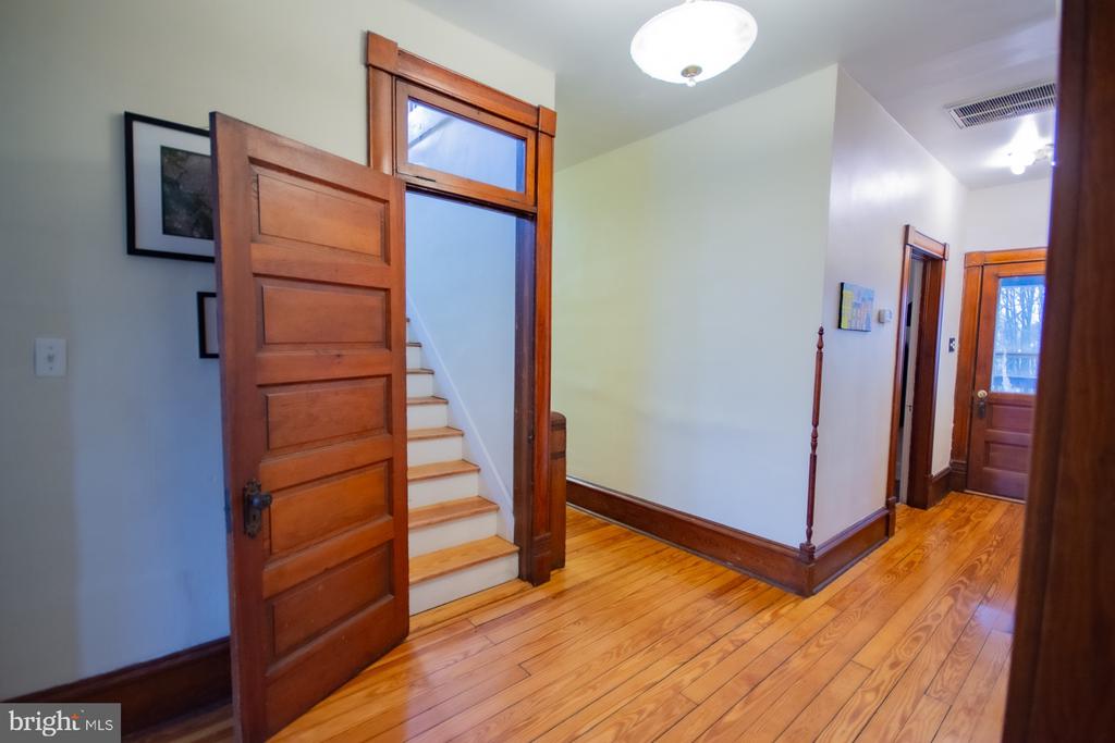 511 W BURKE STREET