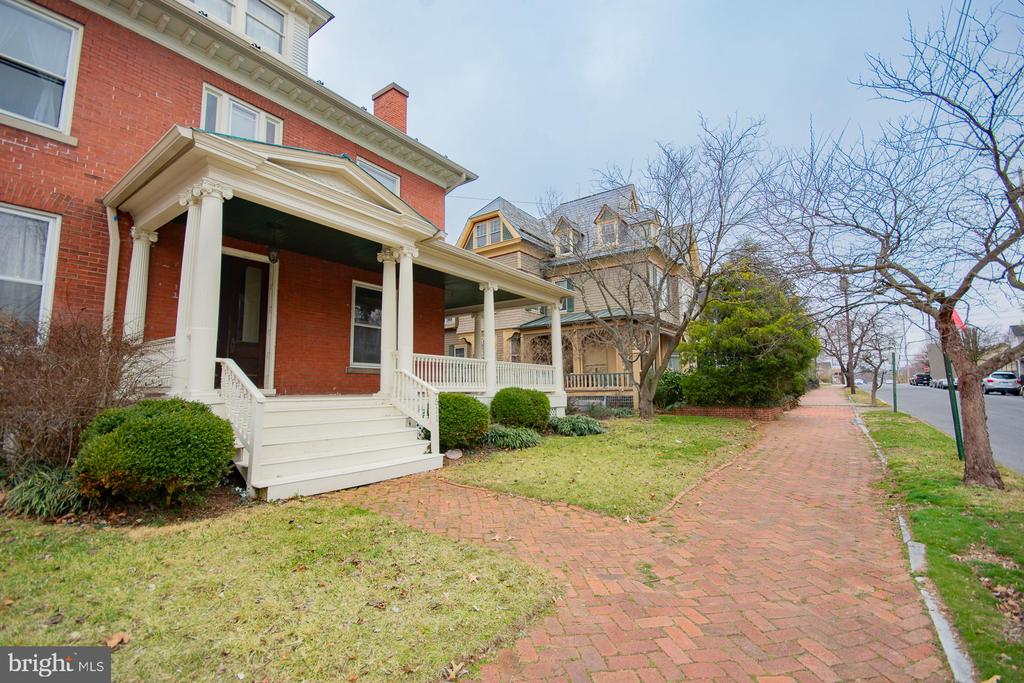 511 W BURKE STREET