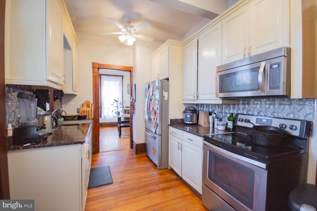 511 W BURKE STREET