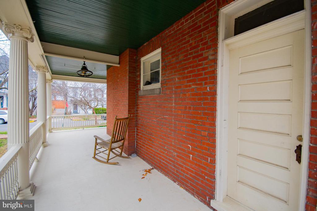 511 W BURKE STREET